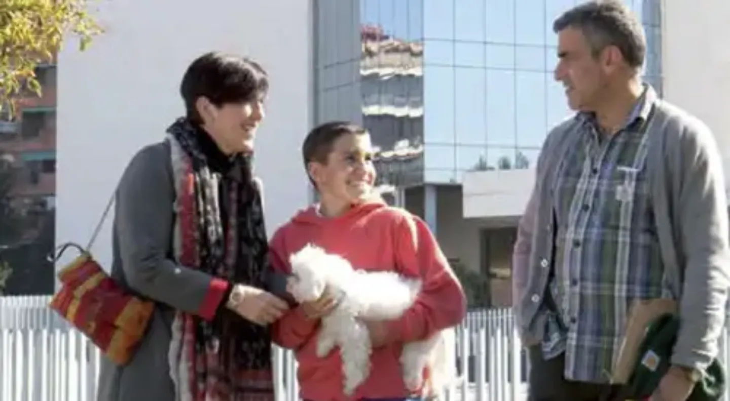 <p>Imagen de Peio y su familia, ni&ntilde;o con un osteosarcoma tratado en la Cl&iacute;nica Universidad de Navarra</p>