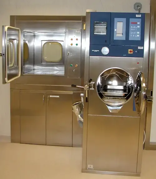 <p>Campana de descontaminaci&oacute;n del Laboratorio de Bioseguridad del Servicio de Microbiolog&iacute;a de la Cl&iacute;nica Universidad de Navarra.</p>