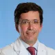 La imagen muestra al Dr. José Manuel Álvarez Avello, un destacado especialista en Anestesiología en la Clínica Universidad de Navarra. El Dr. Álvarez cuenta con una amplia experiencia en la administración de anestesia y en el control del dolor perioperatorio en pacientes de todas las edades y patologías.En la Clínica Universidad de Navarra, contamos con un equipo de anestesiólogos altamente capacitados y tecnología avanzada para garantizar la seguridad y el bienestar de nuestros pacientes durante todo el proceso quirúrgico. Nos enfocamos en proporcionar un servicio personalizado y de alta calidad a aquellos que confían en nosotros para el manejo de su salud.Si necesita más información sobre nuestros servicios de Anestesiología, no dude en ponerse en contacto con nosotros.