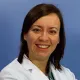 La imagen muestra a la Dra. Cristina Honorato Cía, una destacada especialista en Anestesiología en la Clínica Universidad de Navarra. La Dra. Honorato cuenta con una amplia experiencia en la administración de anestesia y en el control del dolor perioperatorio en pacientes de todas las edades y patologías.En la Clínica Universidad de Navarra, contamos con un equipo de anestesiólogos altamente capacitados y tecnología avanzada para garantizar la seguridad y el bienestar de nuestros pacientes durante todo el proceso quirúrgico. Nos enfocamos en proporcionar un servicio personalizado y de alta calidad a aquellos que confían en nosotros para el manejo de su salud.Si necesita más información sobre nuestros servicios de Anestesiología, no dude en ponerse en contacto con nosotros.
