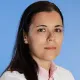 La Dra. Mercedes Álvarez Fernández es una destacada especialista en Anestesiología en la Clínica Universidad de Navarra. Con amplia experiencia en el manejo del dolor perioperatorio y la administración de anestesia en pacientes de todas las edades y patologías, la Dra. Álvarez Fernández trabaja junto a un equipo altamente capacitado y con tecnología avanzada para garantizar la seguridad y el bienestar de nuestros pacientes durante todo el proceso quirúrgico.En la Clínica Universidad de Navarra, nos enfocamos en proporcionar un servicio personalizado y de alta calidad a aquellos que confían en nosotros para el manejo de su salud. Nuestros especialistas en Anestesiología tienen como objetivo principal controlar el dolor y la ansiedad de los pacientes durante los procedimientos quirúrgicos, así como garantizar que el paciente reciba una atención adecuada antes, durante y después de la cirugía.Si necesita más información sobre nuestros servicios de Anestesiología, no dude en ponerse en contacto con nosotros.