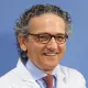 La imagen muestra al Dr. Óscar Beloqui, especialista en Chequeos Médicos de la Clínica Universidad de Navarra, con amplia experiencia en el campo. El Dr. Beloqui es un profesional altamente capacitado y experimentado en la realización de chequeos médicos exhaustivos para la detección temprana de enfermedades.Su enfoque en la atención personalizada y en la prevención de enfermedades lo hacen destacar en el campo de los chequeos médicos. Además, su trayectoria profesional ha sido reconocida a nivel nacional e internacional, demostrando su compromiso con la excelencia y la calidad en la atención médica.En la Clínica Universidad de Navarra, contamos con un equipo de especialistas en chequeos médicos y tecnología de última generación para ofrecer chequeos médicos personalizados y completos a nuestros pacientes. Estamos comprometidos en proporcionar el más alto nivel de cuidado y servicio a aquellos que confían en nosotros para el manejo de su salud.Para obtener más información sobre nuestros servicios en chequeos médicos, no dude en ponerse en contacto con nosotros.