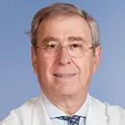 La imagen muestra al Dr. Luis José Prieto Martínez, un destacado especialista en Anestesiología en la Clínica Universidad de Navarra. El Dr. Prieto cuenta con una amplia experiencia en la administración de anestesia y en el control del dolor perioperatorio en pacientes de todas las edades y patologías.En la Clínica Universidad de Navarra, contamos con un equipo de anestesiólogos altamente capacitados y tecnología avanzada para garantizar la seguridad y el bienestar de nuestros pacientes durante todo el proceso quirúrgico. Nos enfocamos en proporcionar un servicio personalizado y de alta calidad a aquellos que confían en nosotros para el manejo de su salud.Si necesita más información sobre nuestros servicios de Anestesiología, no dude en ponerse en contacto con nosotros.