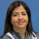 María Carrión es una enfermera del Área del Dolor en la Clínica Universidad de Navarra. Con amplia experiencia en el manejo del dolor perioperatorio y el seguimiento de pacientes con dolor crónico de todas las edades y patologías, María Carrión trabaja junto a un equipo altamente capacitado y con tecnología avanzada para garantizar la seguridad y el bienestar de nuestros pacientes durante todo el proceso quirúrgico.En la Clínica Universidad de Navarra, nos enfocamos en proporcionar un servicio personalizado y de alta calidad a aquellos que confían en nosotros para el manejo de su salud. Nuestros especialistas en Anestesiología tienen como objetivo principal controlar el dolor y la ansiedad de los pacientes durante los procedimientos quirúrgicos, así como garantizar que el paciente reciba una atención adecuada antes, durante y después de la cirugía.Si necesita más información sobre nuestros servicios de Anestesiología, no dude en ponerse en contacto con nosotros.