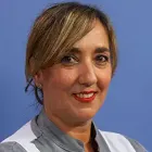 La imagen muestra a Maribel Puyol, enfermera del Área de Dolor en la Clínica Universidad de Navarra. Maribel Puyol cuenta con una amplia experiencia en el control del dolor en pacientes de todas las edades y patologías.En la Clínica Universidad de Navarra, contamos con un equipo de anestesiólogos altamente capacitados y tecnología avanzada para garantizar la seguridad y el bienestar de nuestros pacientes durante todo el proceso quirúrgico. Nos enfocamos en proporcionar un servicio personalizado y de alta calidad a aquellos que confían en nosotros para el manejo de su salud.Si necesita más información sobre nuestros servicios de Anestesiología, no dude en ponerse en contacto con nosotros.