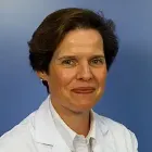 La imagen muestra a la Dra. Carmen Mugueta Uriaque, especialista en Bioquímica Clínica de la Clínica Universidad de Navarra, con amplia experiencia en el campo. La Dra. Mugueta es una profesional altamente capacitada y experimentada en la interpretación y diagnóstico de pruebas bioquímicas, siendo un referente en el área de la medicina de laboratorio. Su trayectoria profesional ha sido reconocida a nivel nacional e internacional, y su trabajo se caracteriza por la precisión y calidad en el análisis de las muestras.En la Clínica Universidad de Navarra, contamos con un equipo de especialistas en Bioquímica Clínica y tecnología de última generación en el área de la medicina de laboratorio, para ofrecer atención médica excepcional a nuestros pacientes. Estamos comprometidos en proporcionar el más alto nivel de cuidado y servicio a aquellos que confían en nosotros para el manejo de su salud.Para obtener más información sobre nuestros servicios en Bioquímica Clínica, no dude en ponerse en contacto con nosotros.