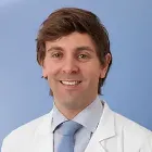 La imagen muestra al Dr. Manuel García de Yébenes Castro, especialista en Cardiología de la Clínica Universidad de Navarra, con amplia experiencia en el campo. El Dr. García de Yébenes es un profesional altamente capacitado y experimentado en el diagnóstico y tratamiento de enfermedades cardiovasculares, siendo un referente en el área de la salud cardiovascular.Su enfoque en la atención personalizada y en la búsqueda constante de la innovación en el manejo de las patologías cardíacas lo hacen destacar en el campo de la Cardiología. Además, su trayectoria profesional ha sido reconocida a nivel nacional e internacional, demostrando su compromiso con la excelencia y la calidad en la atención médica.En la Clínica Universidad de Navarra, contamos con un equipo de especialistas en Cardiología y tecnología de última generación en el área de la salud cardiovascular, para ofrecer atención médica excepcional a nuestros pacientes. Estamos comprometidos en proporcionar el más alto nivel de cuidado y servicio a aquellos que confían en nosotros para el manejo de su salud.Para obtener más información sobre nuestros servicios en Cardiología, no dude en ponerse en contacto con nosotros.