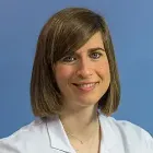 La imagen muestra a la Dra. Marina Pascual Izco, especialista en Cardiología de la Clínica Universidad de Navarra, con amplia experiencia en el campo. La Dra. Pascual es una profesional altamente capacitada y experimentada en el diagnóstico y tratamiento de enfermedades cardiovasculares, siendo una referente en el área de la salud cardiovascular.Su enfoque en la atención personalizada y en la innovación en el manejo de las patologías cardíacas la hacen destacar en el campo de la Cardiología.En la Clínica Universidad de Navarra, contamos con un equipo de especialistas en Cardiología y tecnología de última generación en el área de la salud cardiovascular, para ofrecer atención médica excepcional a nuestros pacientes. Estamos comprometidos en proporcionar el más alto nivel de cuidado y servicio a aquellos que confían en nosotros para el manejo de su salud.Para obtener más información sobre nuestros servicios en Cardiología, no dude en ponerse en contacto con nosotros.