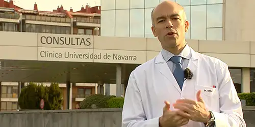 El Dr. Gabriel Reina, microbiólogo de la Clínica Universidad de Navarra, nos aclara si la vacuna de la gripe puede proteger frente a la infección por coronavirus.